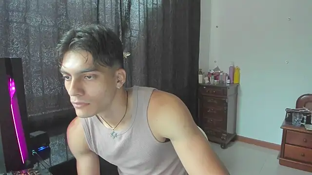 Snapshot of AlessioVitale chatting on March 2026 11:54:02 AM AlessioVitale online show from March 2026 11:54:02 AM