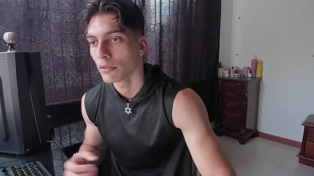 Snapshot of AlessioVitale chatting on March 2026 09:58:01 PM AlessioVitale online show from March 2026 09:58:01 PM