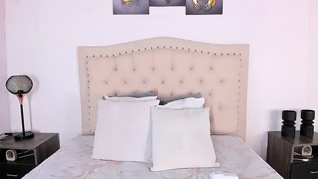 bustyluciana      online show from April 2026 10:04:01 PM