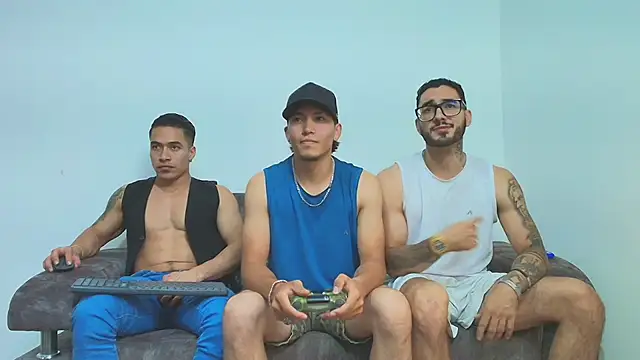 thebadboys05 online show from November 2025 01:04:01 AM