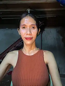 bellaUtops online show from April 2026 07:58:01 PM