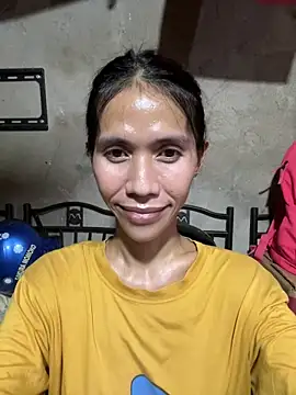 bellaUtops online show from April 2026 10:44:02 PM