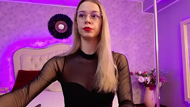 Snapshot of GracieCute chatting on June 2026 03:31:01 AM GracieCute online show from June 2026 03:31:01 AM