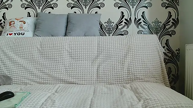 CharmingPearl online show from April 2026 12:29:02 PM