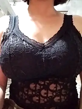 Niramiu online show from April 2026 09:39:33 PM