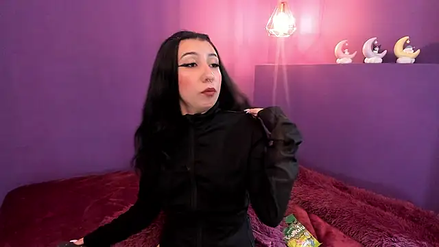 Isabella Crofts online show from February 2026 03:05:01 AM