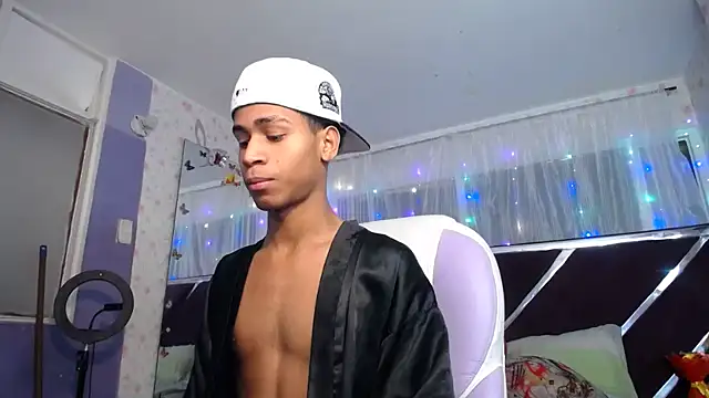 Santy bigcock 01 online show from June 2026 04:00:01 PM