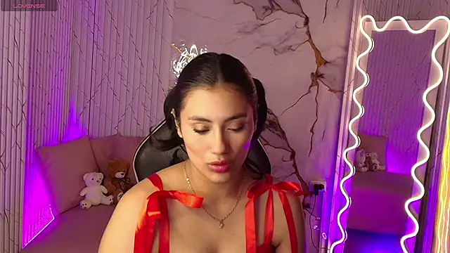 PEACHY TAY online show from March 2026 11:48:02 AM