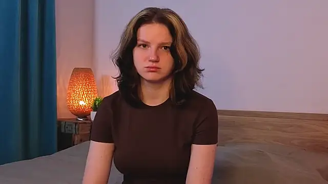 LatinaHuguenin online show from April 2026 09:12:01 PM