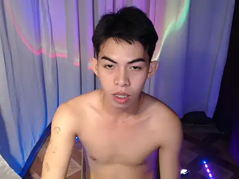 Urhotsilverboy online show from April 2026 02:18:02 PM