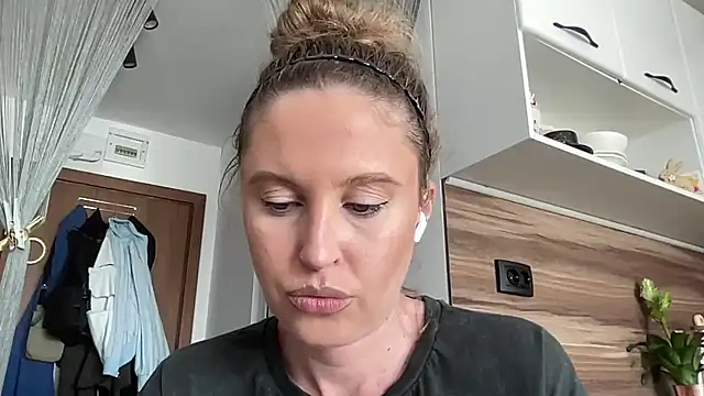 Ameli8 online show from April 2026 11:24:01 AM