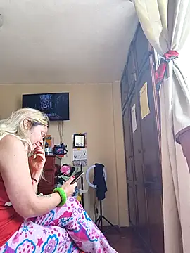 maijack25 online show from November 2025 05:48:01 PM