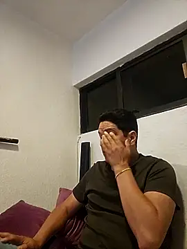 Snapshot of yayo_33 chatting on April 2026 03:00:02 AM yayo 33 online show from April 2026 03:00:02 AM