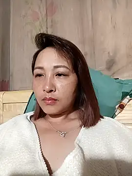 Missa-kute20 online show from April 2026 10:11:02 PM