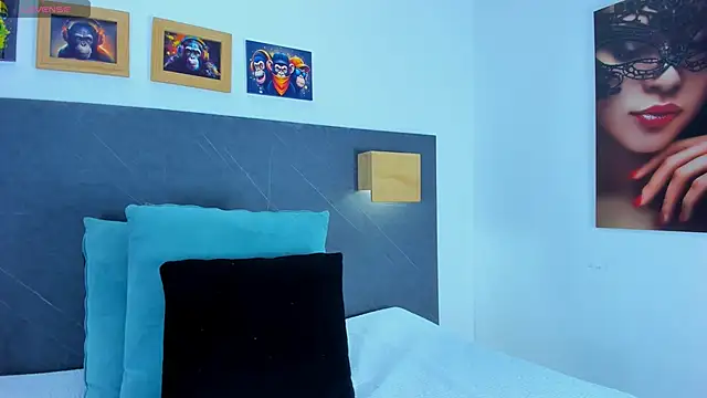 Andhrea Vale online show from March 2026 12:20:01 PM