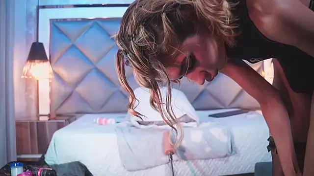 crystal gilton online show from March 2026 07:37:01 PM