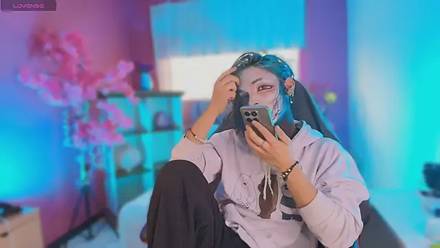 luxiel  online show from March 2026 09:36:02 PM