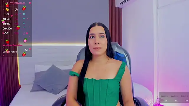 Snapshot of Amy_Leah chatting on December 2025 08:25:01 PM Amy Leah online show from December 2025 08:25:01 PM