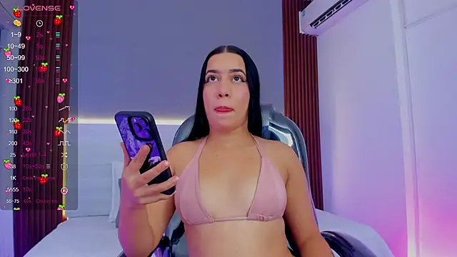 Snapshot of Amy_Leah chatting on December 2025 07:34:02 PM Amy Leah online show from December 2025 07:34:02 PM