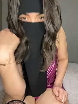 dinaaarich11 online show from April 2026 11:24:02 PM