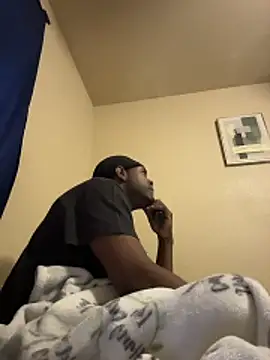 CrookedBeaut online show from December 2025 02:03:01 PM