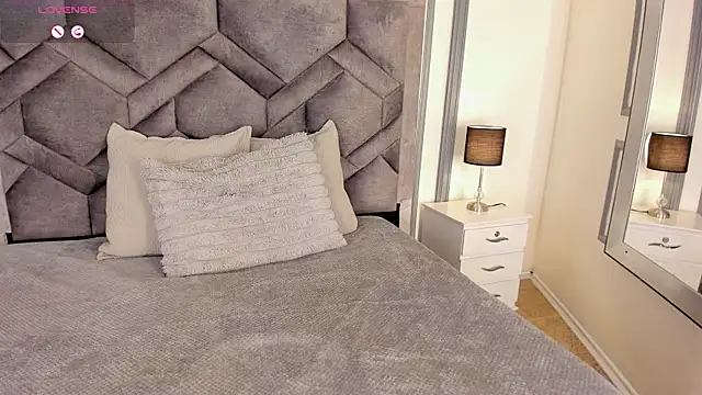 TahliaMoreau online show from March 2026 03:33:02 AM