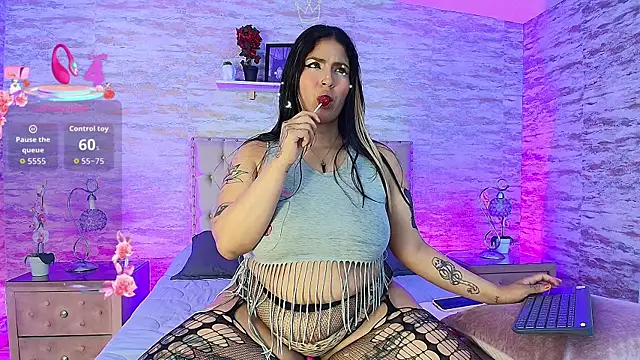 Sasha Larsen online show from July 2026 04:05:01 AM