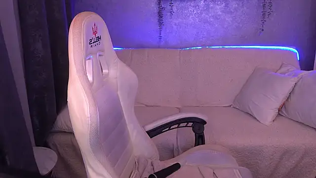 Snapshot of CarolinaaFoxyyy chatting on November 2025 03:55:01 PM CarolinaaFoxyyy online show from November 2025 03:55:01 PM