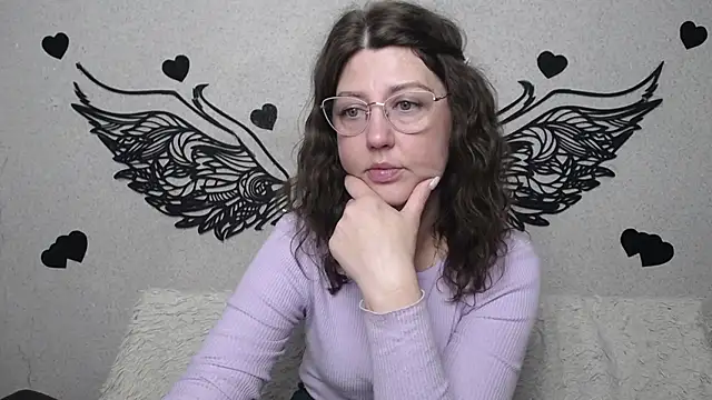 Snapshot of RoseHille chatting on May 2026 05:04:02 AM RoseHille online show from May 2026 05:04:02 AM