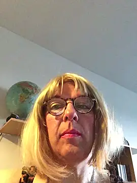 simone xdressing online show from March 2026 05:19:02 PM