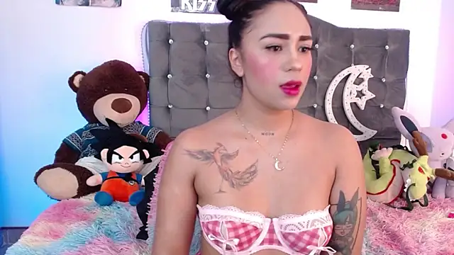 lunabritton1 online show from April 2026 02:22:02 AM