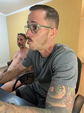 Lucasjandre online show from May 2026 09:30:02 PM