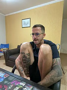 Lucasjandre online show from July 2026 12:34:01 PM