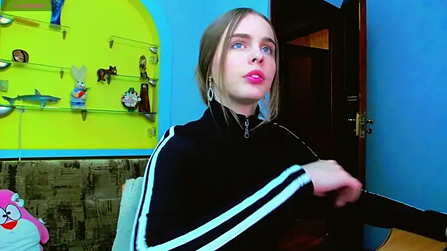 AlicaLOVEalisa777 online show from April 2026 06:25:02 PM