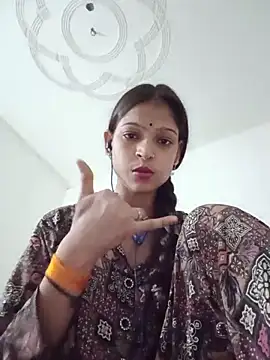 Mohnicute online show from June 2026 06:21:02 PM