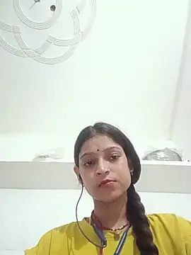 Mohnicute online show from July 2026 06:01:02 PM