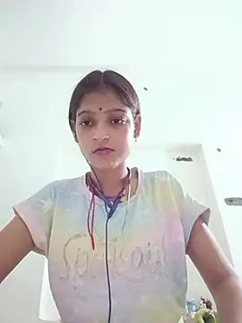 Mohnicute online show from July 2026 06:32:02 PM