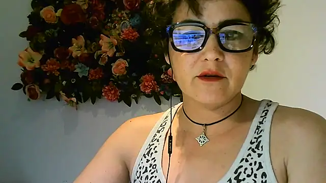 zaidapink1990 online show from March 2026 06:57:01 PM