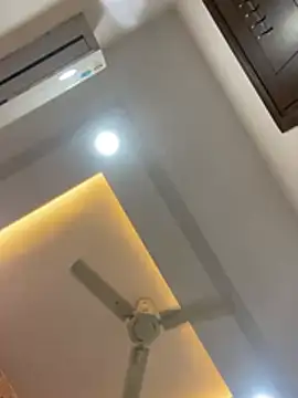 hotyyyyjonny online show from June 2026 04:18:02 AM