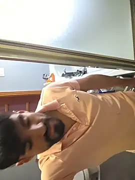 piggylatino online show from April 2026 09:56:01 PM