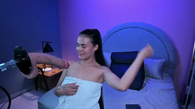 Sara rhoades online show from March 2026 08:08:02 PM