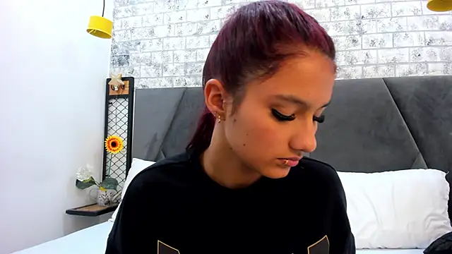 Maray Lous online show from November 2025 08:33:02 PM