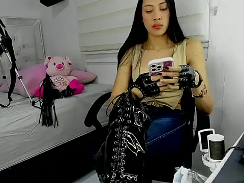 goddess of bitches online show from February 2026 03:32:02 AM