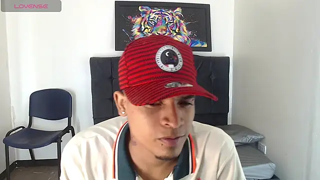 Isaacas  online show from November 2025 11:46:02 AM