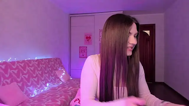 luna lust 212 online show from April 2026 07:16:01 PM