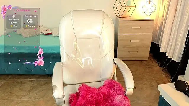 NinaSakura Eup online show from April 2026 12:11:02 PM