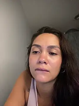 carolsapequinha online show from April 2026 11:26:01 AM