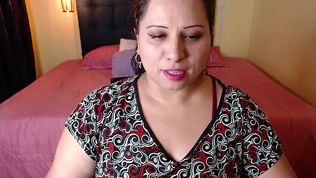 Snapshot of Catalinajane1 chatting on May 2026 07:32:01 PM Catalinajane1 online show from May 2026 07:32:01 PM