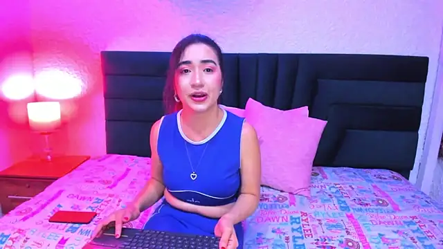 VictoriaRouge  online show from April 2026 08:20:01 PM