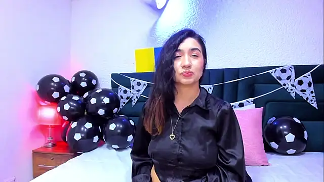 Snapshot of VictoriaRouge_ chatting on June 2026 08:29:02 PM VictoriaRouge online show from June 2026 08:29:02 PM